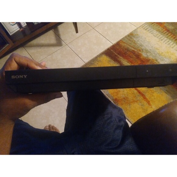 Sony UBP-X700 4K Not REGION FREE BLU-RAY DVD PLAYER NO Remote - Picture 1 of 6